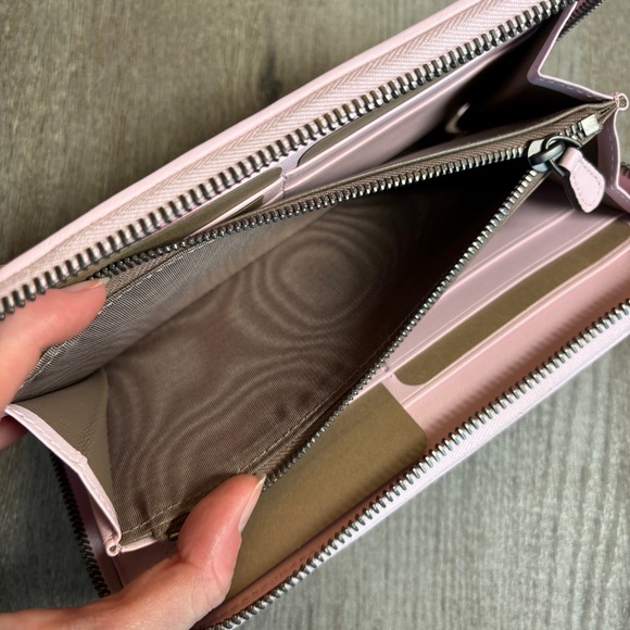 Bottega Veneta Intrecciato Leather Round Zippy Long Wallet Dog Motif Pink - Picture 11 of 16